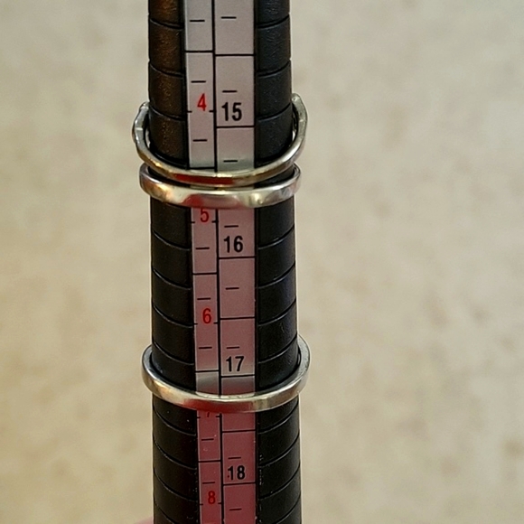 Heart Design Rings Set Of Three - Picture 3 of 4